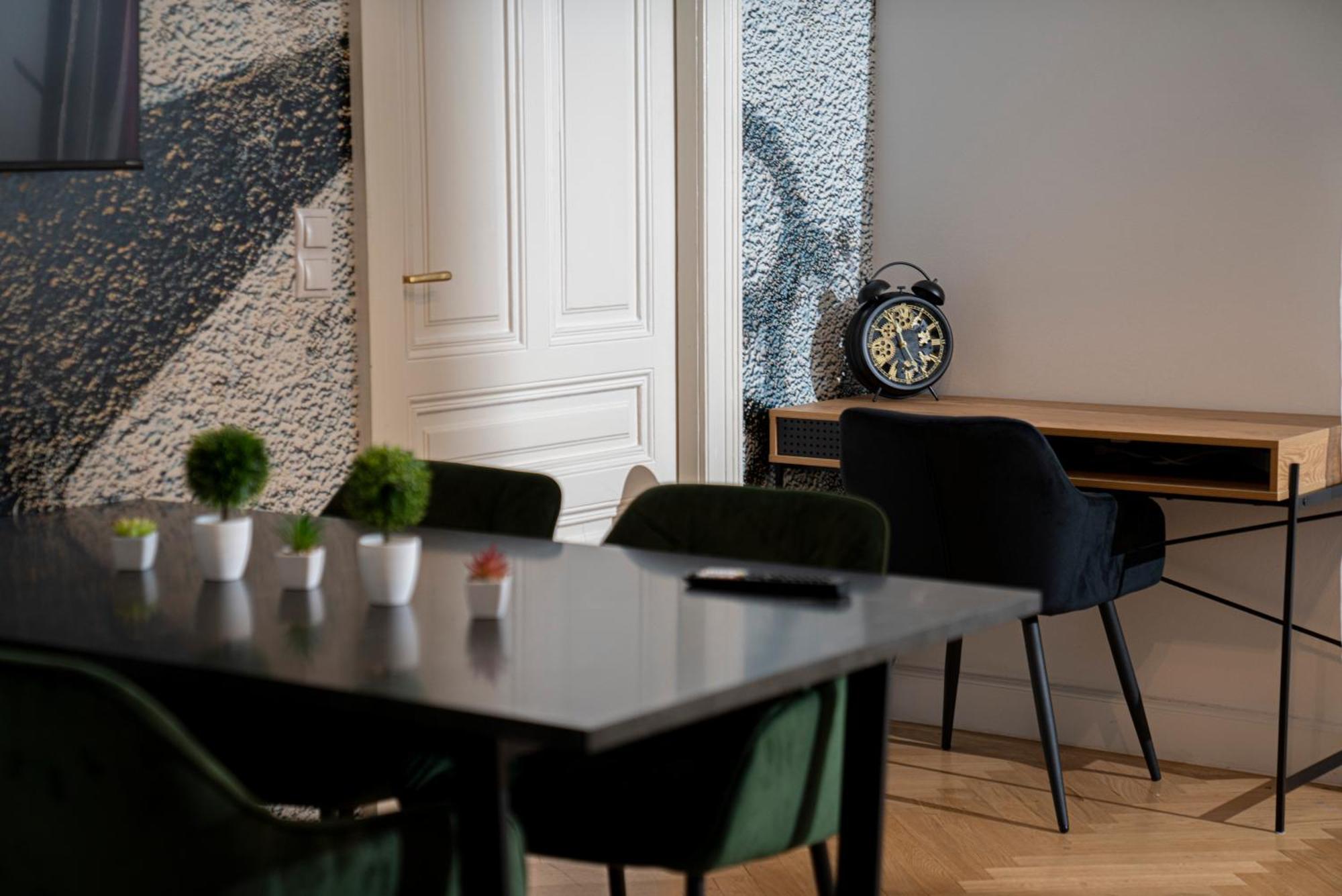 Central Stephansdom Apartment I Netflix I Self Check In ウィーン エクステリア 写真